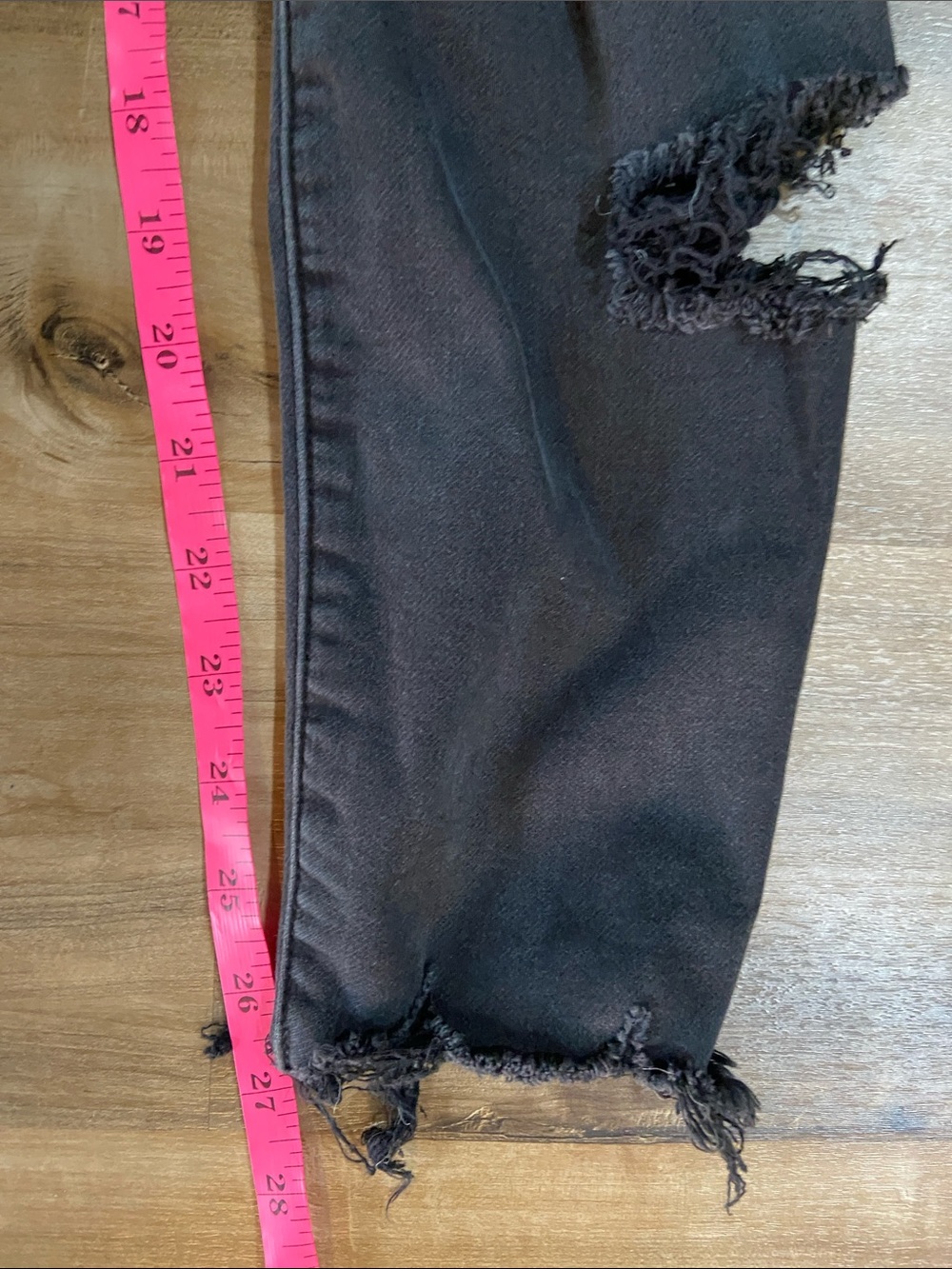 American Eagle Distressed Black Skinny Jeans - Picture 8 of 9